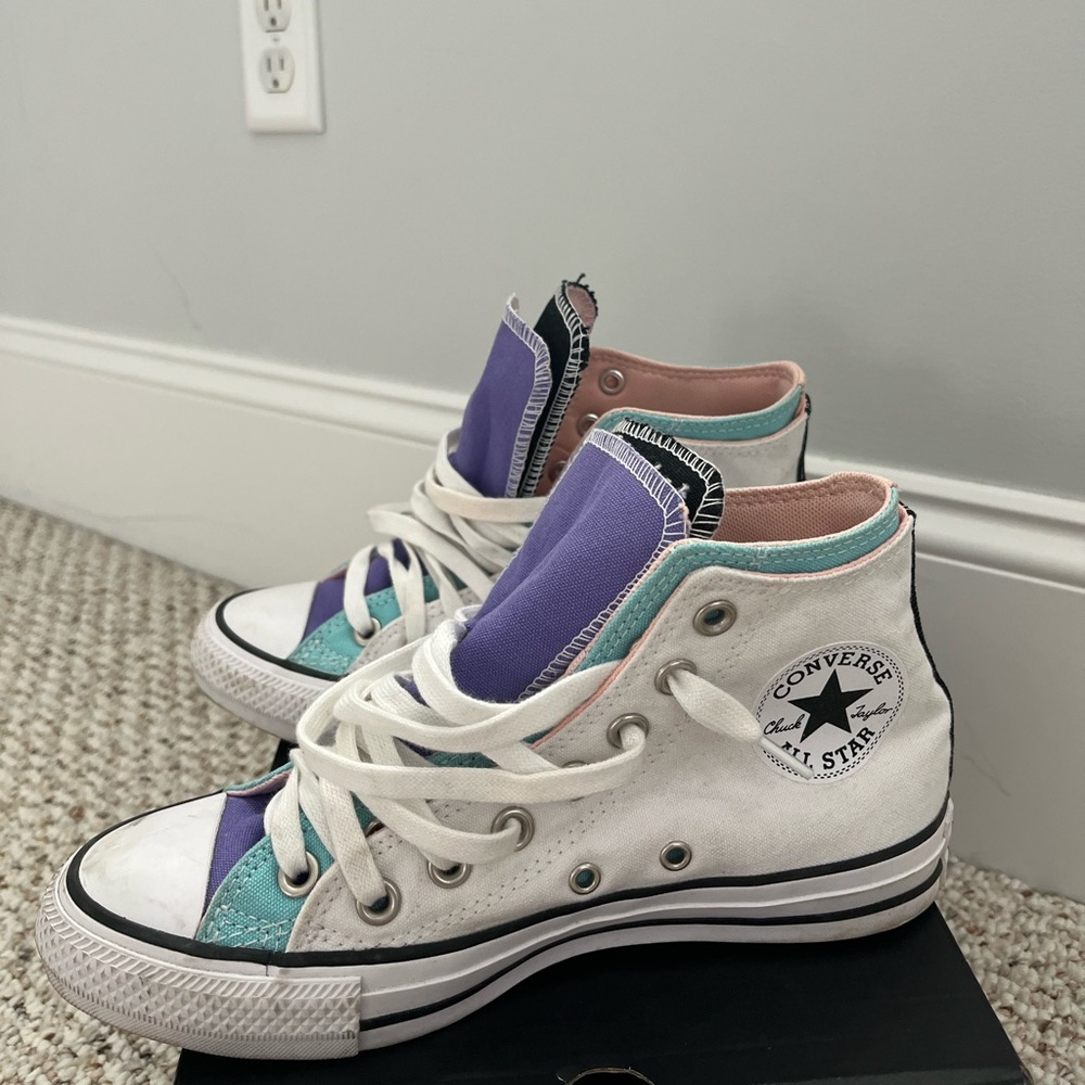 MULTICOLOR HIGHTOP CONVERSE size 7